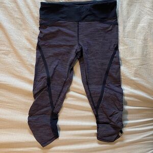 Lululemon purple capri tights